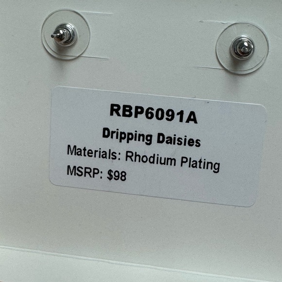 Market Fresh Dripping Daisy’s - Picture 3 of 3